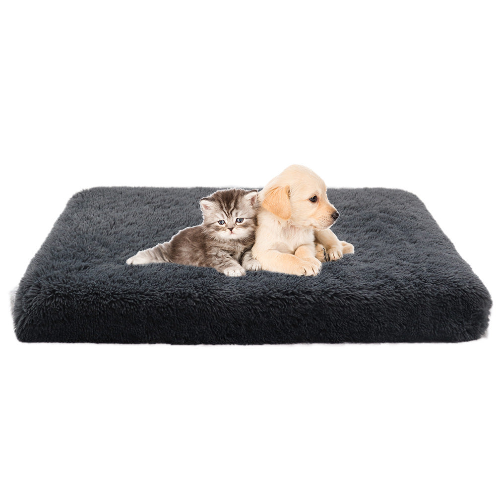 Cama-Cojín “Square Plush Nest” – Acogedora, Elevada y Antideslizante para Perros