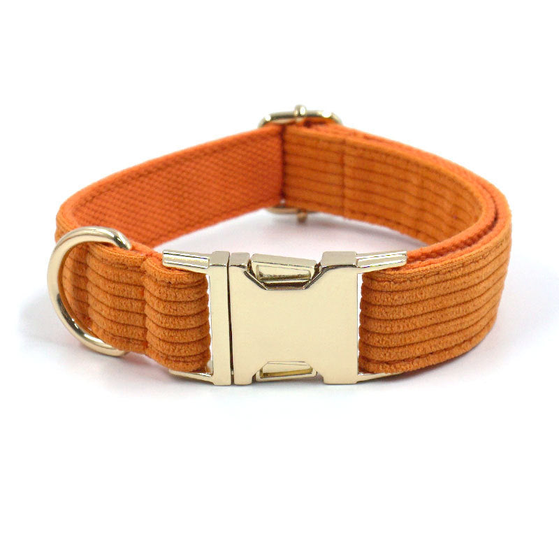Collar de Pana Suave con Hebilla Metálica para Perros – Comodidad y Estilo Clásico