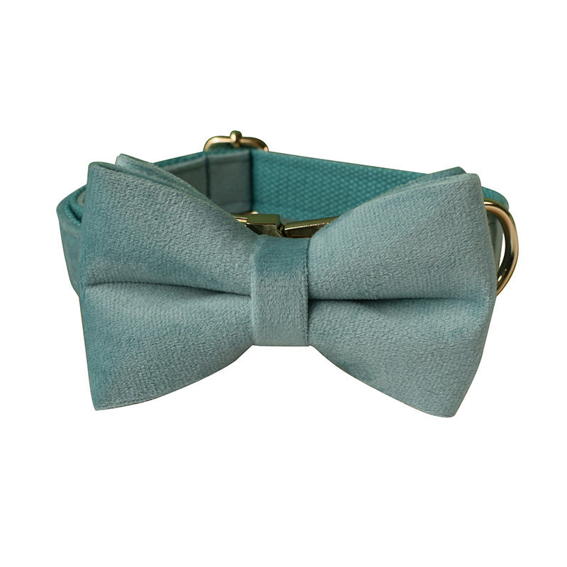 Collar de Terciopelo con Hebilla Dorada para Perros – Estilo y Elegancia en Cada Paseo